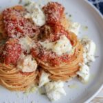 prostaya-pasta-s-tomatami-i-mocarelloj