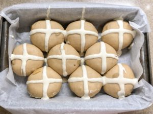 пасхальные крестовые булочки crossbuns