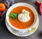 Густой томатный суп со сливочным сыром
